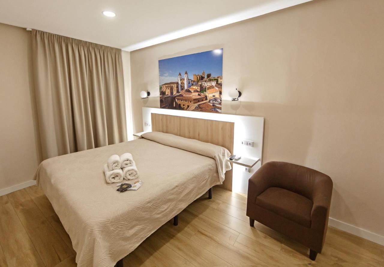 Caceres Deluxe Appartement Buitenkant foto